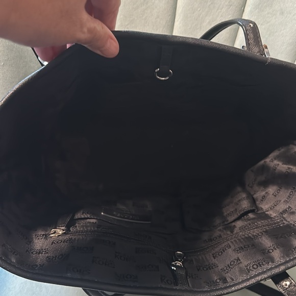 Michael kors black tote - Picture 3 of 3